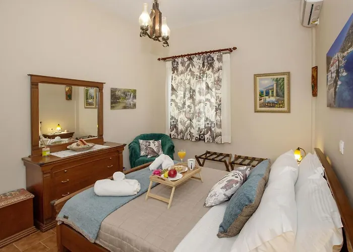 Ruby's Summer House With Spacious Garden And Free Parking * Гаврион