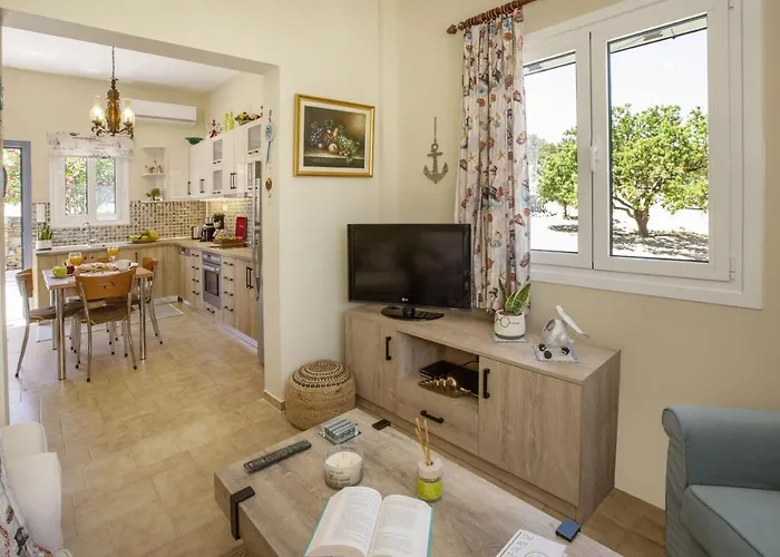 Дом отдыха Ruby's Summer House With Spacious Garden And Free Parking Гаврион