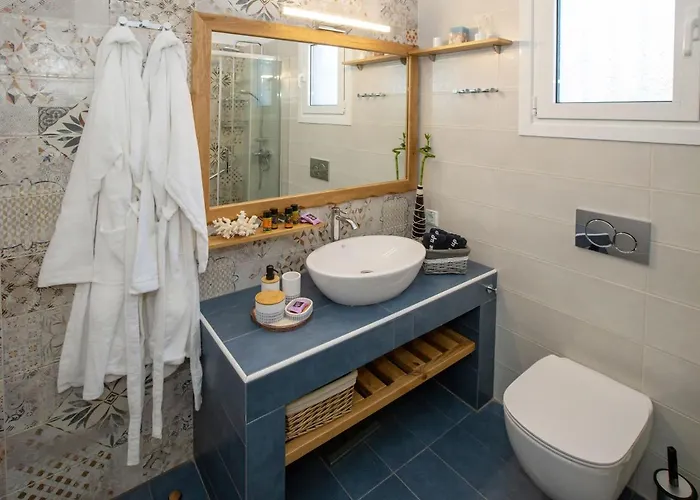 Ruby's Summer House With Spacious Garden And Free Parking Дом отдыха *