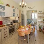 Ruby's Summer House With Spacious Garden And Free Parking Casa vacanze *