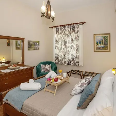 Ruby's Summer House With Spacious Garden And Free Parking * Gavrio