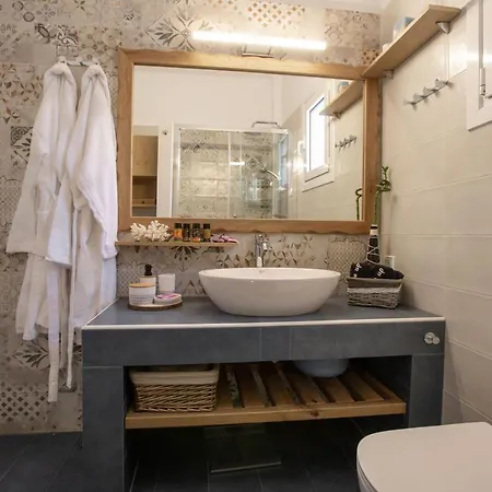 Ruby's Summer House With Spacious Garden And Free Parking Dom wakacyjny *