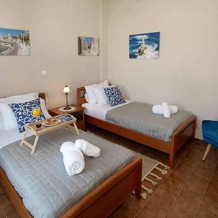 Vakantiehuis Ruby's Summer House With Spacious Garden And Free Parking Gavrio