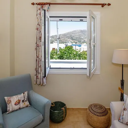 Ruby's Summer House With Spacious Garden And Free Parking *