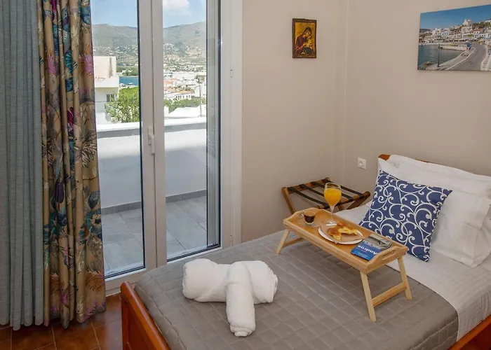 Σπίτι διακοπών Ruby's Summer House With Spacious Garden And Free Parking