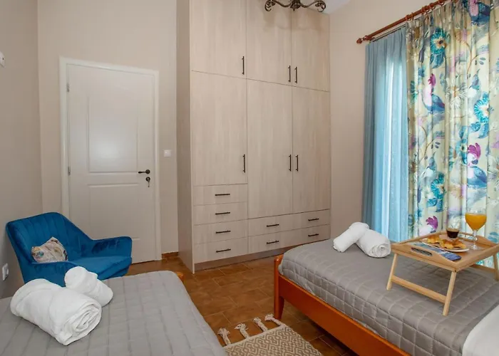 Ruby's Summer House With Spacious Garden And Free Parking