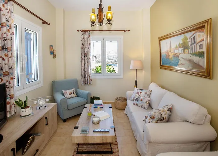 Ruby's Summer House With Spacious Garden And Free Parking Σπίτι διακοπών *