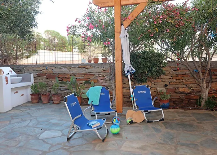 Σπίτι διακοπών Ruby's Summer House With Spacious Garden And Free Parking *