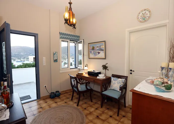 Σπίτι διακοπών Ruby's Summer House With Spacious Garden And Free Parking *